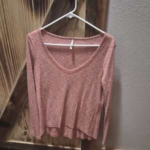 BKE Women's Rose Long Sleeve V-Neck Top